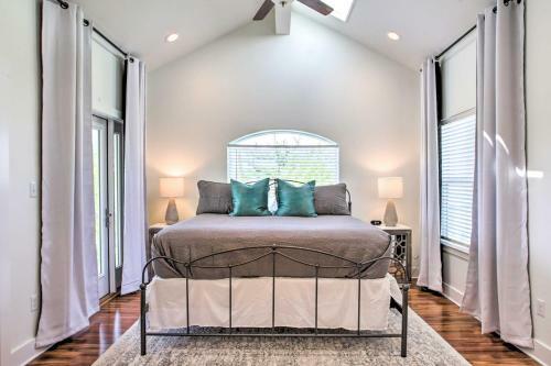 Sleek Waveland Abode With Patio, Walk To Beach!