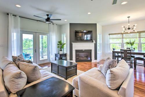 Sleek Waveland Abode With Patio, Walk To Beach!