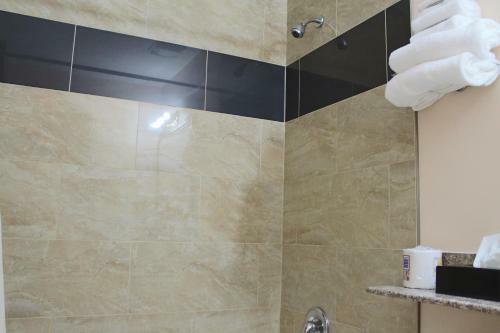 Hotel Econolodge Inn & Suites - Pembroke