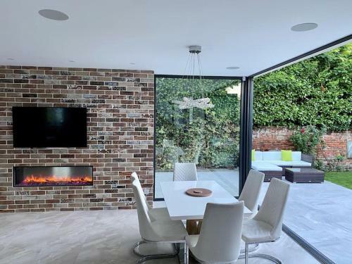 Villa Stunning 5 Bed House In Surrey