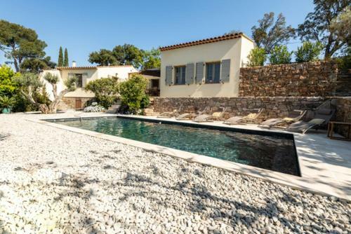Grimaou - Villa Proven�ale Avec Piscine