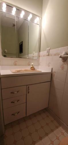 Apartamento Oceanfront 2-level Guest Suite + Private Beach + Pool