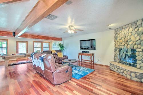 Casa Especial Family Retreat With Pool Table!