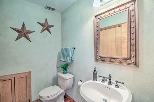 Casa Especial Family Retreat With Pool Table!
