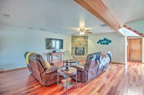 Casa Especial Family Retreat With Pool Table!