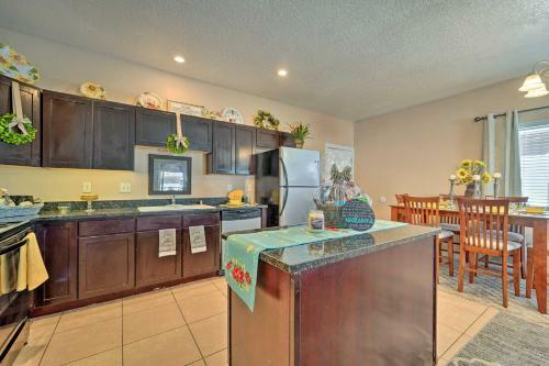 Charming Portales Retreat Across From Enmu!