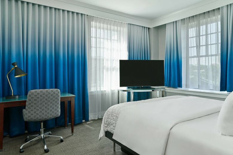 Hotel Le Meridien Dallas, The Stoneleigh