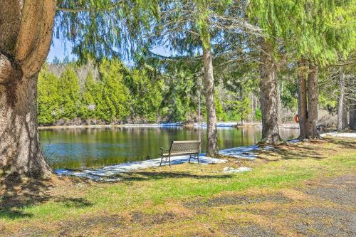 Modern Monticello Home With Hot Tub And Pond