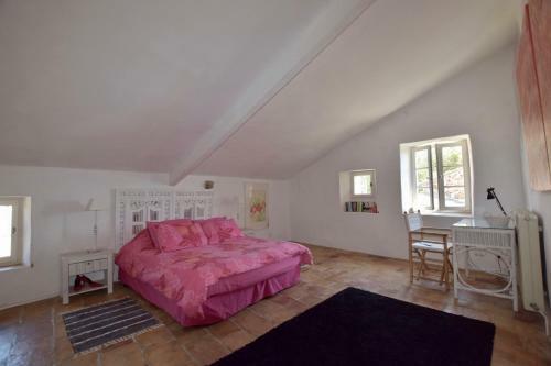 Villa Magnificent Stone Building With View Near Uz�s
