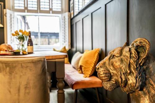 42 Is The Answer - Amazing Stylish Character Home
