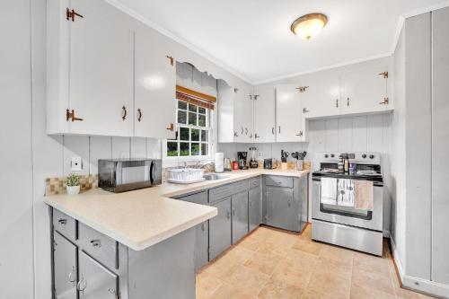 Bright 2br Duplex, Minutes Away From Uptown Charlotte!!