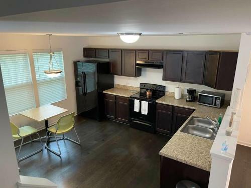 Oasis 10 Minutes From Uptown Entire Home
