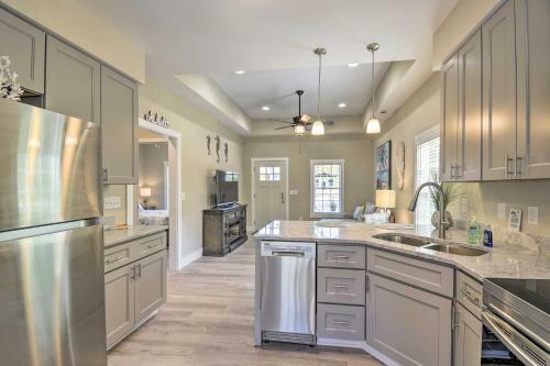 Inviting Home Less Than 2 Mi To Ocean Isle Beach Pier