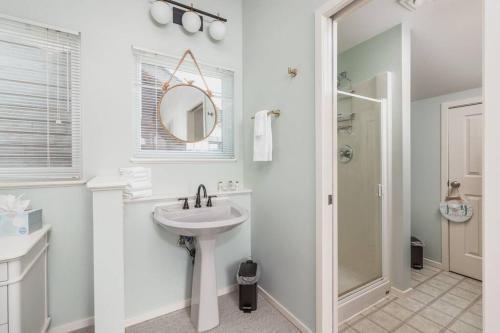 New!! Sand Dollar - Beachfront, Family Friendly Home With Highspeed Internet!