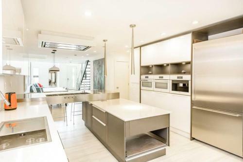 The Gallery Stunning 6bd House W Spa And Parking