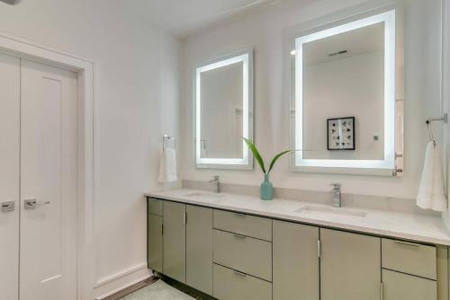 4 Connecting Condos - Sleeps 32 To 36 - Firepits - Garages - Rooftops Decks - Great Views - Security