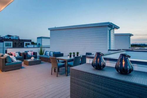 4 Connecting Condos - Sleeps 32 To 36 - Firepits - Garages - Rooftops Decks - Great Views - Security