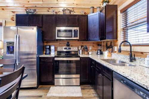 Swimming Bears Lodge Two Cabins With Pools And Hottubs