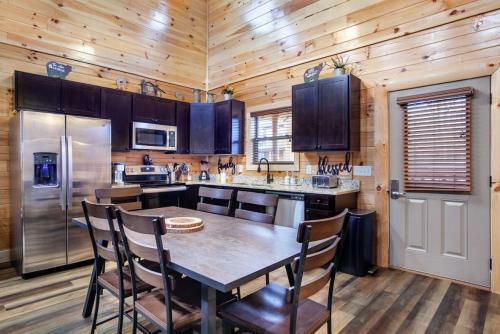 Swimming Bears Lodge Two Cabins With Pools And Hottubs