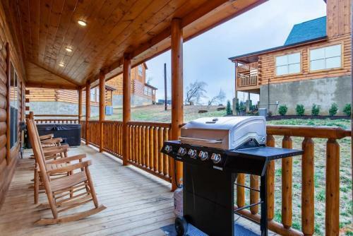 Swimming Bears Lodge Two Cabins With Pools And Hottubs