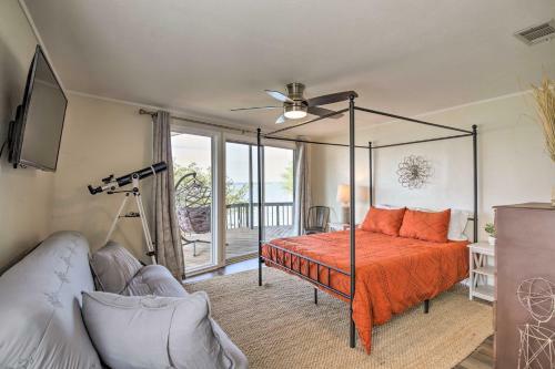 Lakefront Home On Cedar Creek With Game Room!