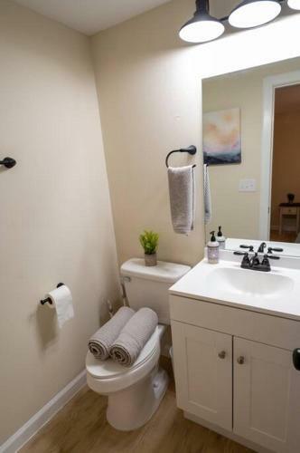 Apartamento Comfortable Condo With Fast Wifi & Free Parking