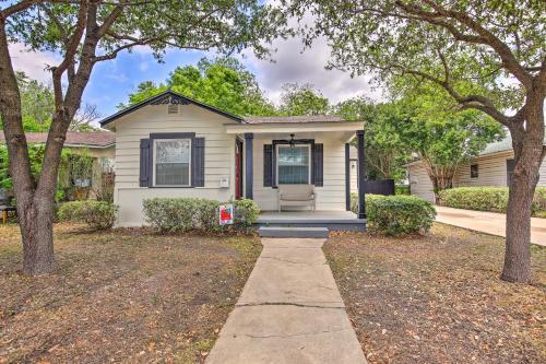 Charming San Antonio Home Less Than 4 Mi To Downtown!