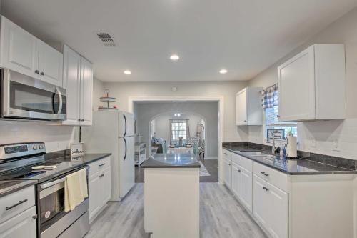 Charming San Antonio Home Less Than 4 Mi To Downtown!