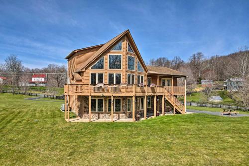 Pet-friendly Bentonville Cabin With Mtn Views!