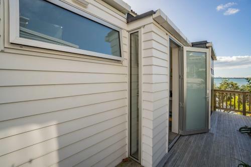 Harbour View - Westmere Holiday Apartment