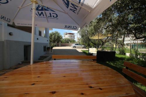 Erjon Apartments