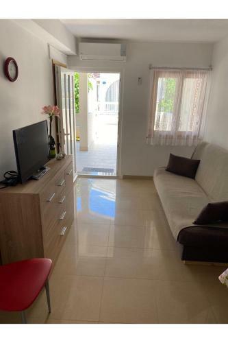 Apartment Nuka - One Bedroom Apartment With Terrace