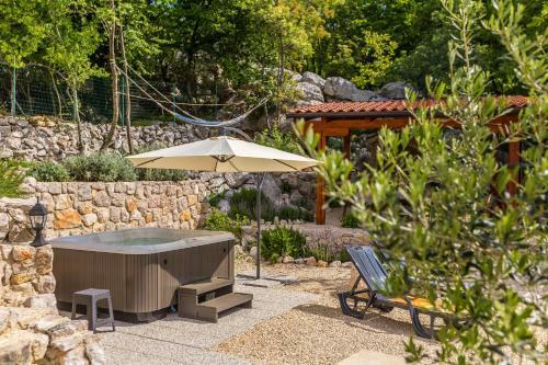 Pool & Hot Tub Villa Marina Cres