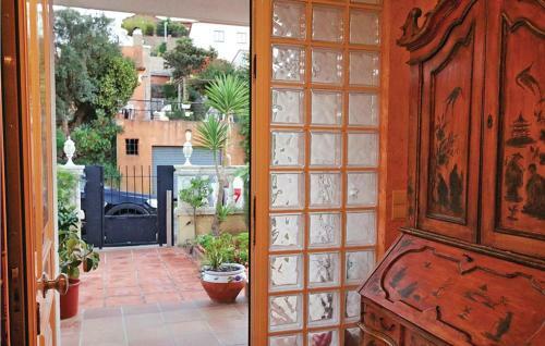 Four-bedroom Holiday Home In Calonge