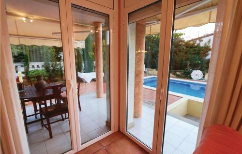 Four-bedroom Holiday Home In Calonge