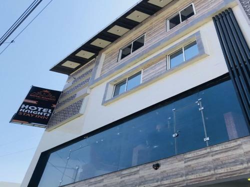 Oyo 86800 Hotel Knights Stay Inn