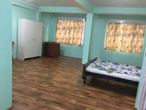Urban Homestay/service Apartment