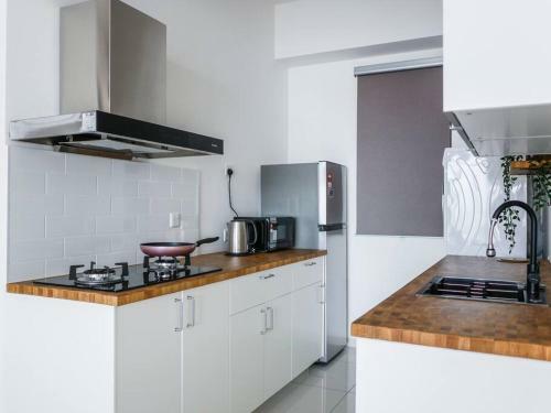 Apartamento Beacon Lena #seaview#rooftoppool#6pax#georgetown