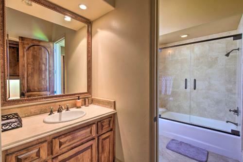 Stunning Palmdale Villa Oasis On Vineyard!
