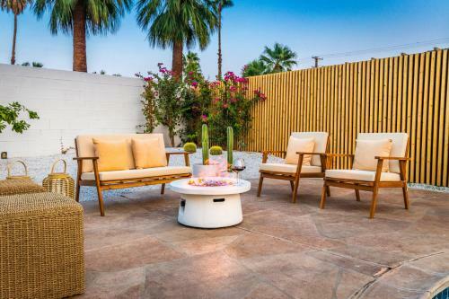 Utopic Villa Sunset Pool + Game Room Perfect For Large Groups