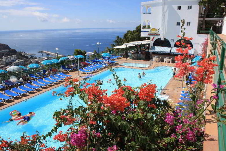 Apartamentos Colina Mar