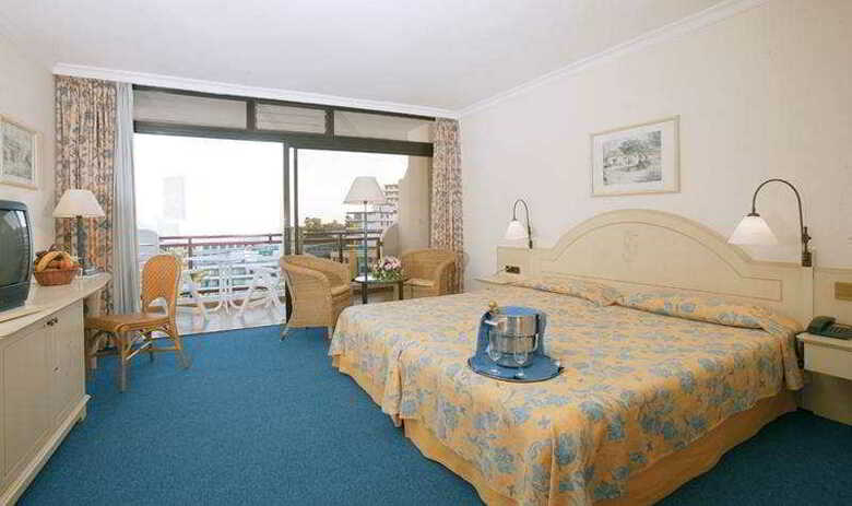 Hotel Seaside Sandy Beach