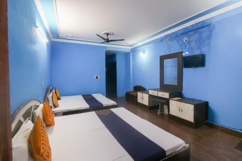 Spot On 64059 Hotel Raj Palace