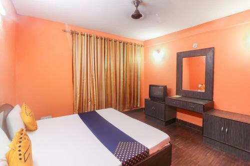 Spot On 64059 Hotel Raj Palace