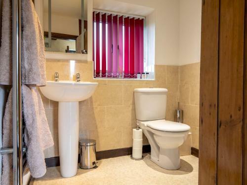 Pass The Keys The Old Stables, Cosy 1-bedroom Barn Conversion