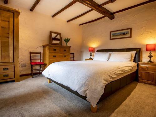 Pass The Keys The Old Stables, Cosy 1-bedroom Barn Conversion