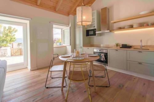 Walnut Cottage - Cosiness Between Hills And Sea.