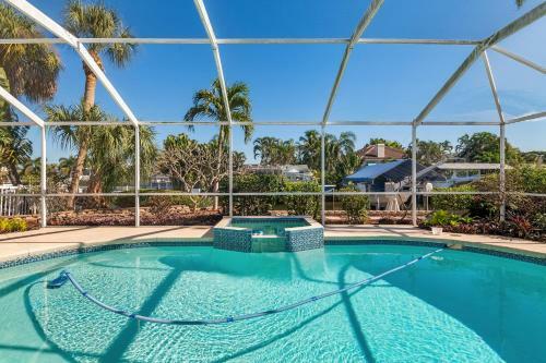 Private Pool Home Located Off Sarasota Bay Boat Dock Access Home
