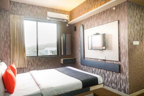 Hotel Capital O 68692 Victory In Evening