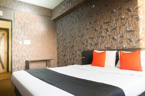 Hotel Capital O 68692 Victory In Evening